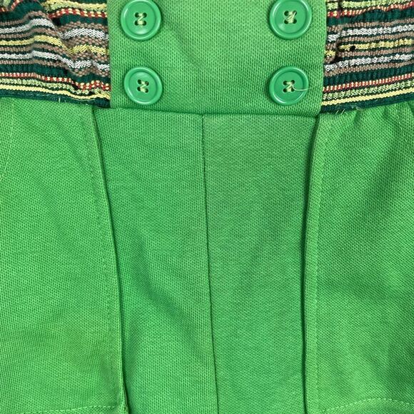 RT Jrs. Green Shorts Size S EUC - Picture 2 of 4